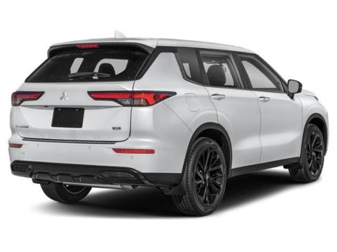Used 2024 Mitsubishi Outlander SE Black Edition AWD/4WD image 5