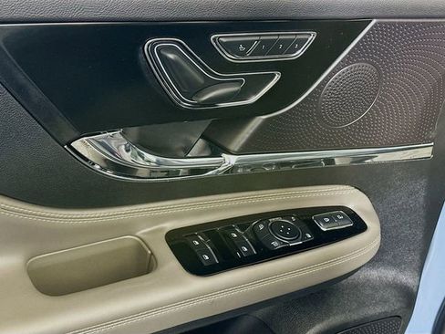 Used 2025 Lincoln Corsair AWD image 21
