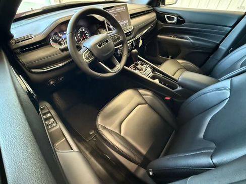 New 2026 Jeep Compass Limited image 15