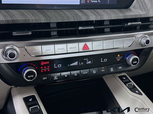 Certified 2025 Kia Telluride EX FWD image 16