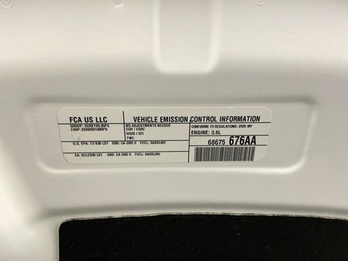 Used 2025 Chrysler Pacifica Select FWD image 30