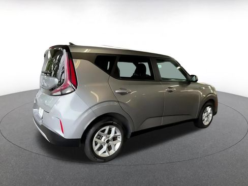Used 2025 Kia Soul LX w/ LX Technology Package image 12