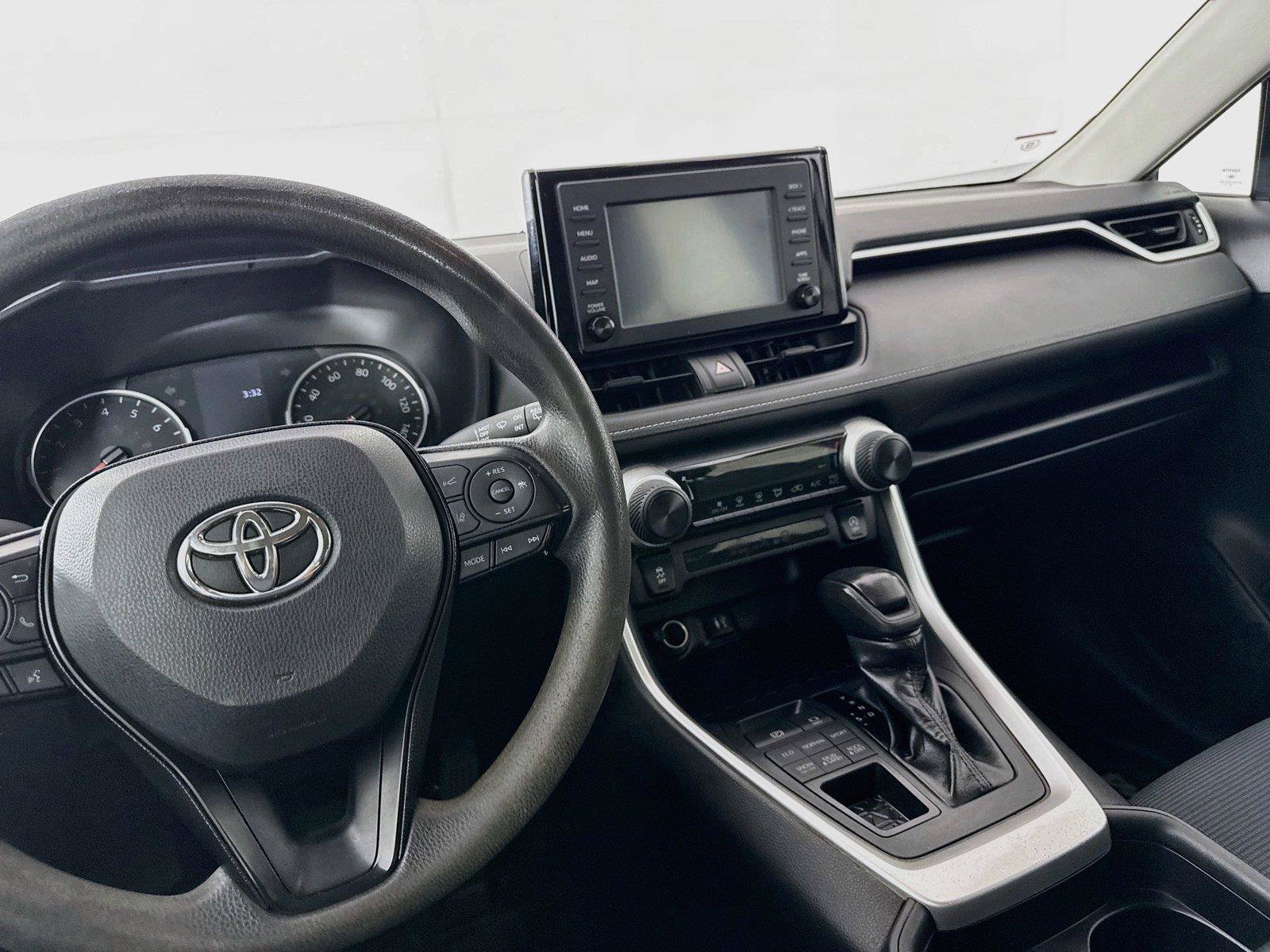 Used 2019 Toyota RAV4 LE AWD/4WD image 28