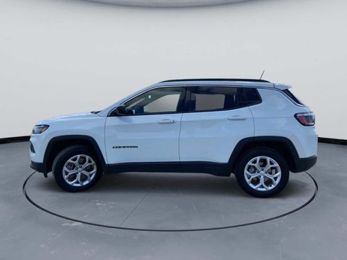 Used 2024 Jeep Compass Latitude AWD/4WD image 10