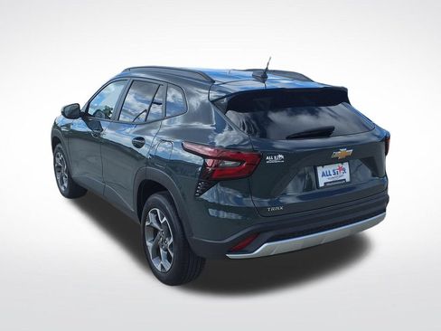Used 2025 Chevrolet Trax LT FWD image 6