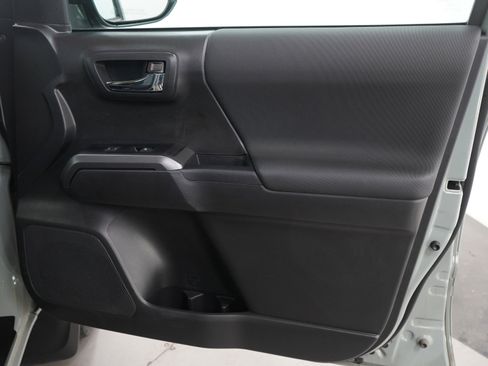 Used 2023 Toyota Tacoma TRD Sport image 14