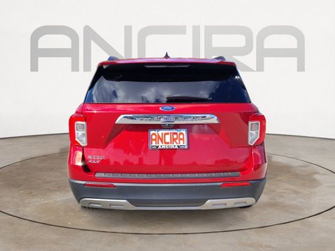Used 2023 Ford Explorer XLT w/ Equipment Group 202A RWD image 9