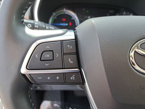 Certified 2021 Toyota Highlander XLE image 21