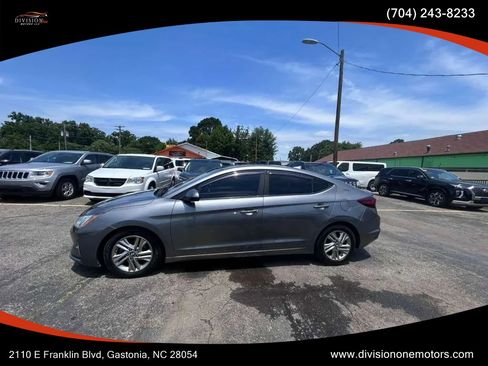 Used 2019 Hyundai Elantra Value Edition FWD image 4