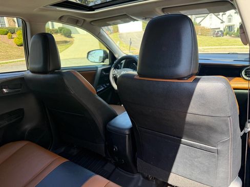 Used 2017 Toyota RAV4 Limited image 54