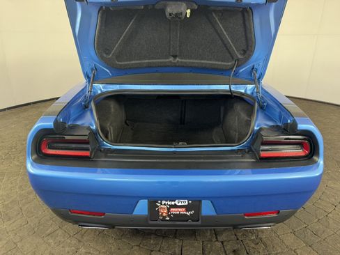 Used 2016 Dodge Challenger R/T Scat Pack w/ Leather Interior Group RWD image 7