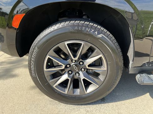 Used 2022 Chevrolet Tahoe Z71 w/ Max Trailering Package AWD/4WD image 13