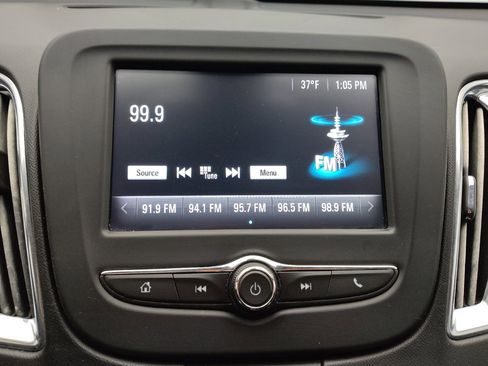 Used 2017 Chevrolet Malibu LT image 25