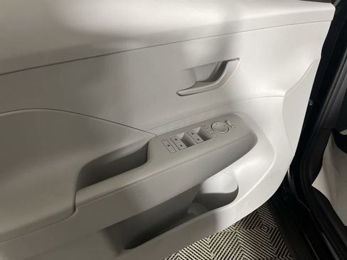 Used 2025 Hyundai Kona SEL image 13