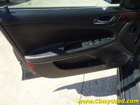 Used 2011 Chevrolet Impala LT w/ Luxury Edition Package FWD image 26