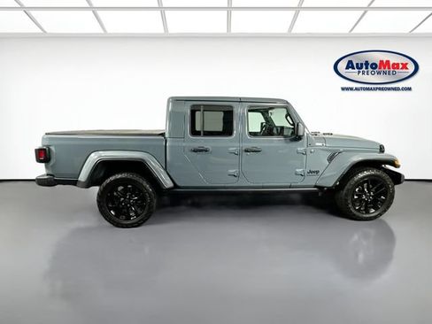 Used 2025 Jeep Gladiator Sport AWD/4WD image 10