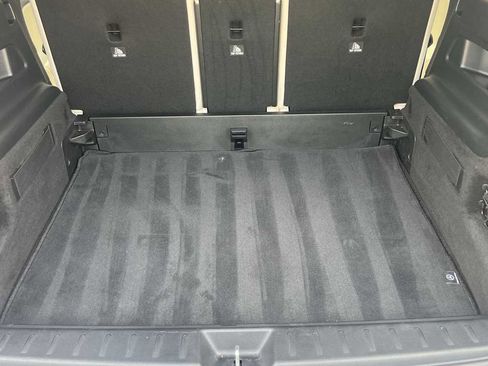 Used 2023 Mercedes-Benz GLB 250 4MATIC image 53