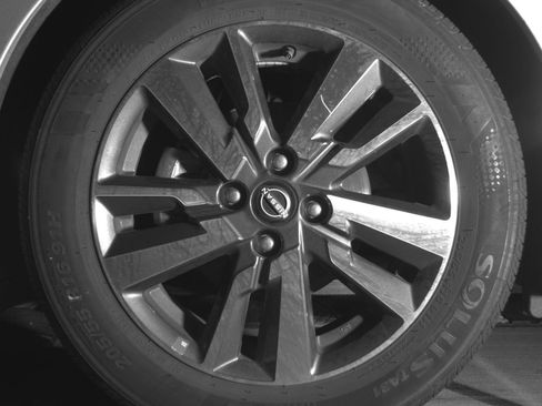 Used 2025 Nissan Versa SV image 12