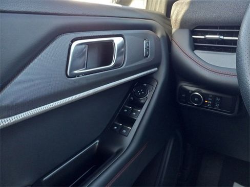 Used 2025 Ford Explorer ST-Line w/ ST-Line Street Pack image 25