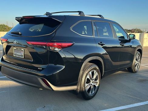 Used 2023 Toyota Highlander L image 13