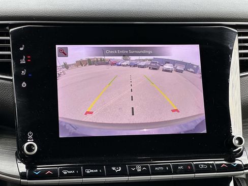 Used 2023 Jeep Wagoneer Series III w/ Preferred Equipment Group AWD/4WD image 18