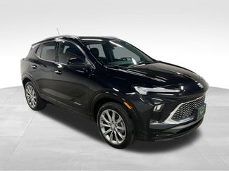 Certified 2025 Buick Encore GX Avenir w/ Avenir Technology Package AWD/4WD 360° Tour