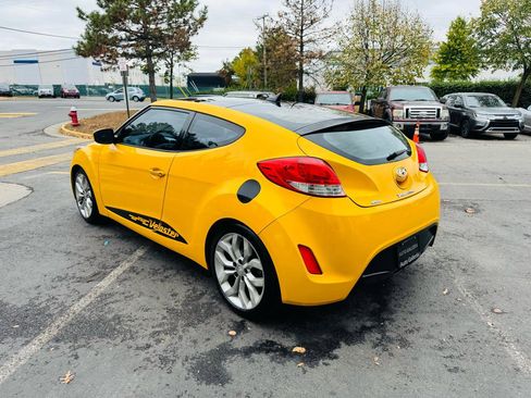 Used 2013 Hyundai Veloster FWD image 8