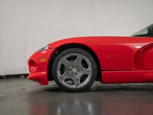 Used 2002 Dodge Viper GTS RWD image 11