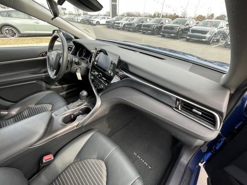 Used 2024 Toyota Camry SE image 28