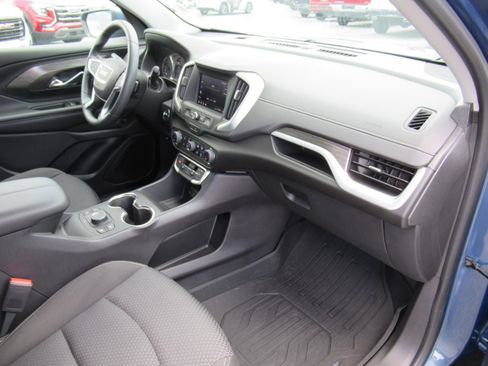 Used 2024 GMC Terrain SLE w/ Driver Convenience Package FWD image 12