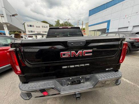 Used 2025 GMC Sierra 1500 SLT AWD/4WD image 4