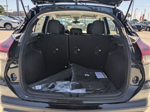 New 2025 Nissan Kicks Play S image 30