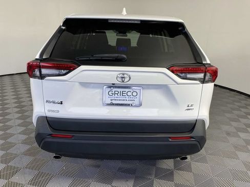 Used 2023 Toyota RAV4 LE AWD/4WD image 7