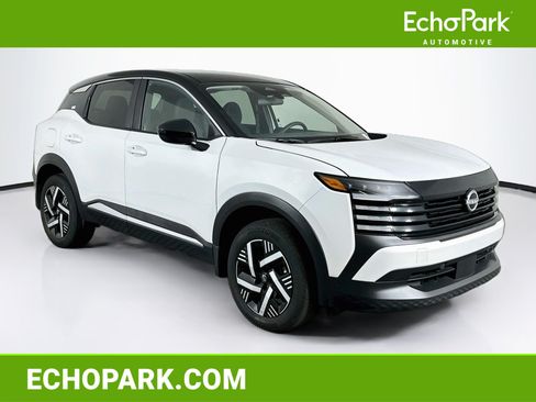 Used 2025 Nissan Kicks SV FWD image 1