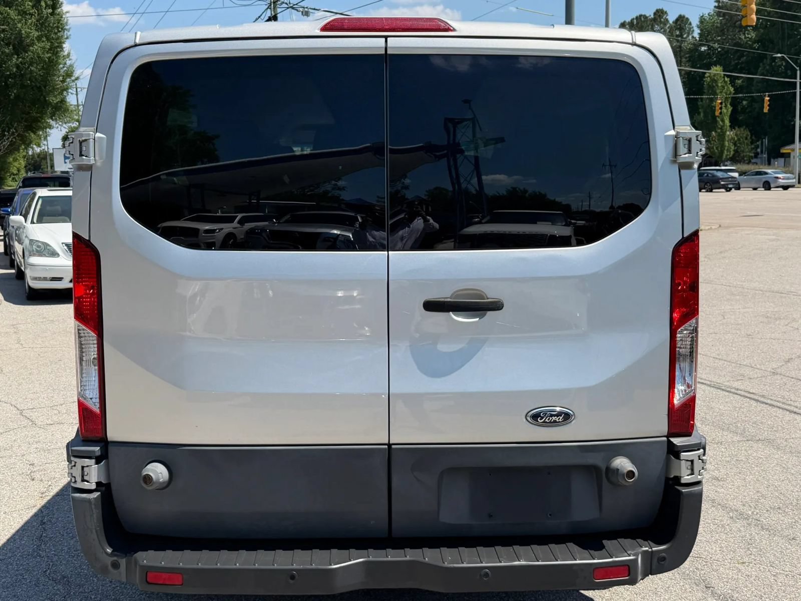 Used 2015 Ford Transit 350 XL RWD image 4