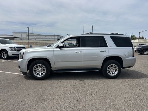 Used 2018 GMC Yukon SLT w/ HD Trailering Package RWD image 2