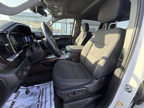 Used 2023 Chevrolet Silverado 1500 LT AWD/4WD image 17