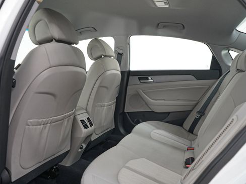 Used 2017 Hyundai Sonata Plug-In Hybrid FWD image 18