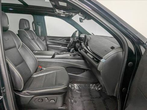 Used 2023 Cadillac Escalade ESV Sport AWD/4WD image 27