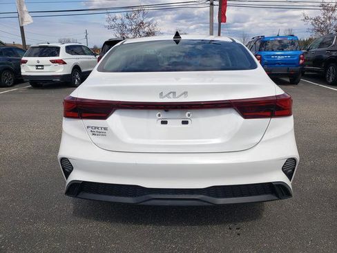 Certified 2024 Kia Forte LXS FWD image 5