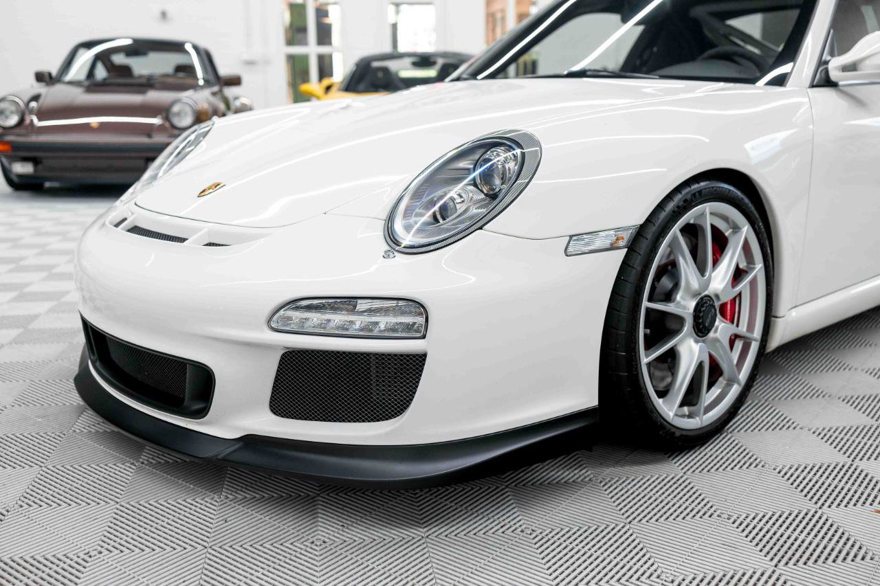 Used 2010 Porsche 911 GT3 RWD image 17