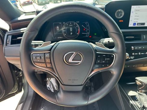 Used 2024 Lexus ES 350 w/ Premium Package FWD image 16
