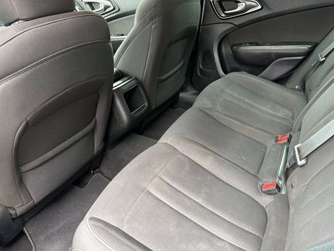 Used 2016 Chrysler 200 Limited FWD image 11