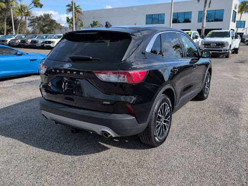 Certified 2022 Ford Escape SE w/ Convenience Package image 3