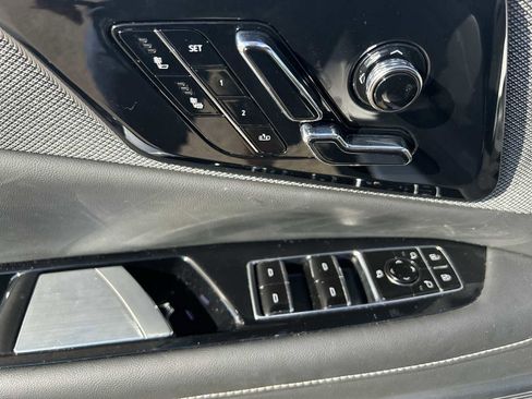 New 2025 Cadillac Optiq Luxury 1 image 22