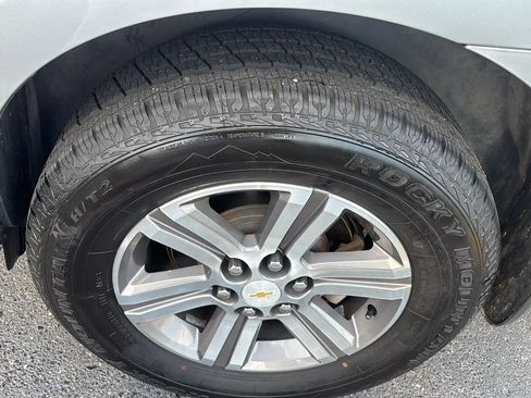 Used 2017 Chevrolet Traverse LT FWD image 33