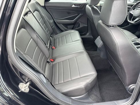 Used 2024 Volkswagen Jetta SE FWD image 16