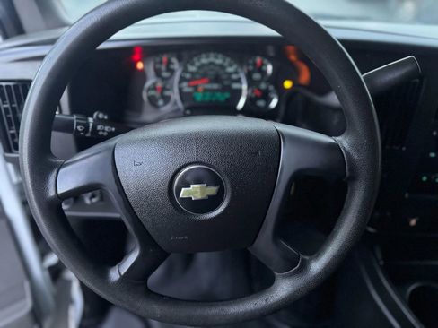 Used 2016 Chevrolet Express 3500 image 9