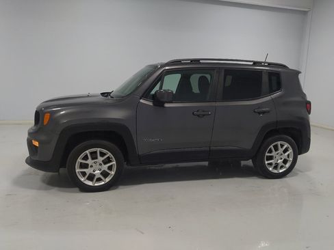 Used 2020 Jeep Renegade Latitude AWD/4WD image 2