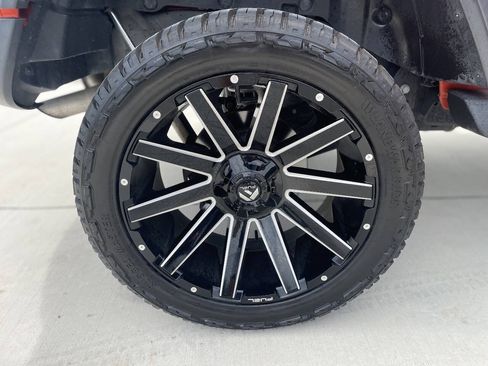 Used 2018 Jeep Wrangler Unlimited Rubicon AWD/4WD image 10